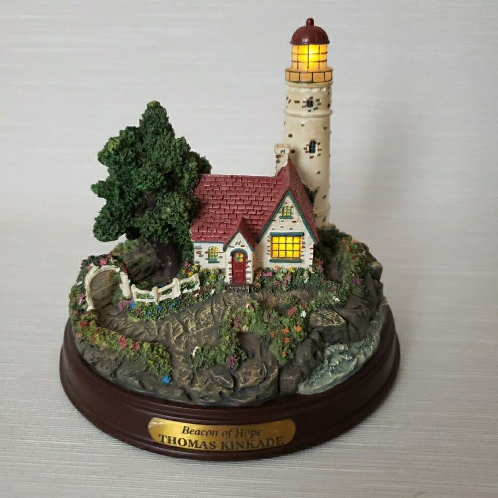 Thomas Kinkade Beacon of Hope Seaside Memories Lighted Lighthouse Figurine